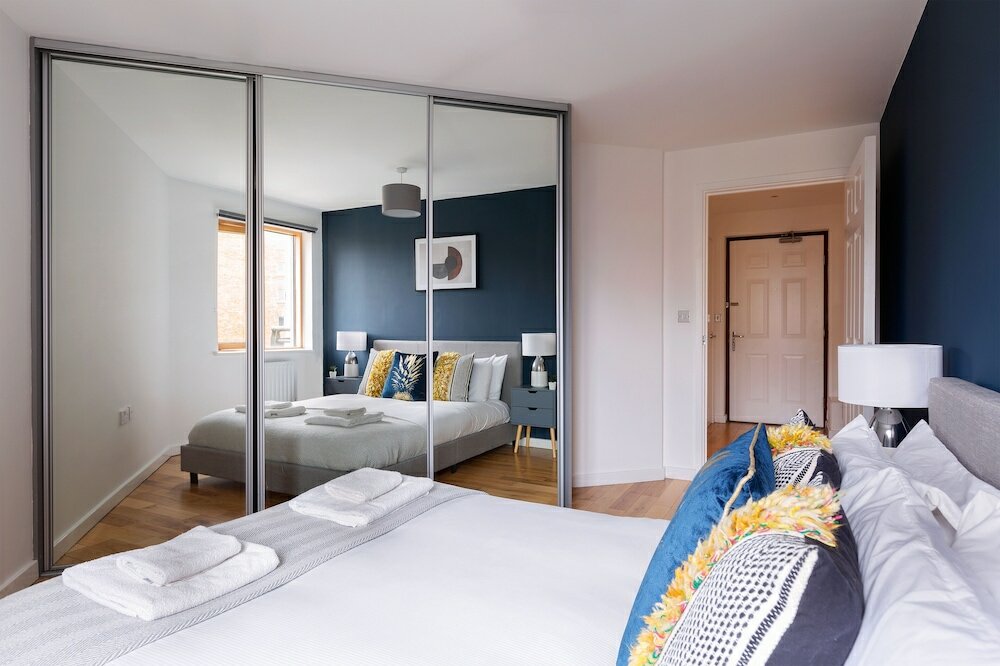 Фото The Bow Apartment