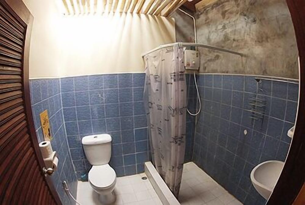 Фото Sincere Guest House & Restaurant - Hostel