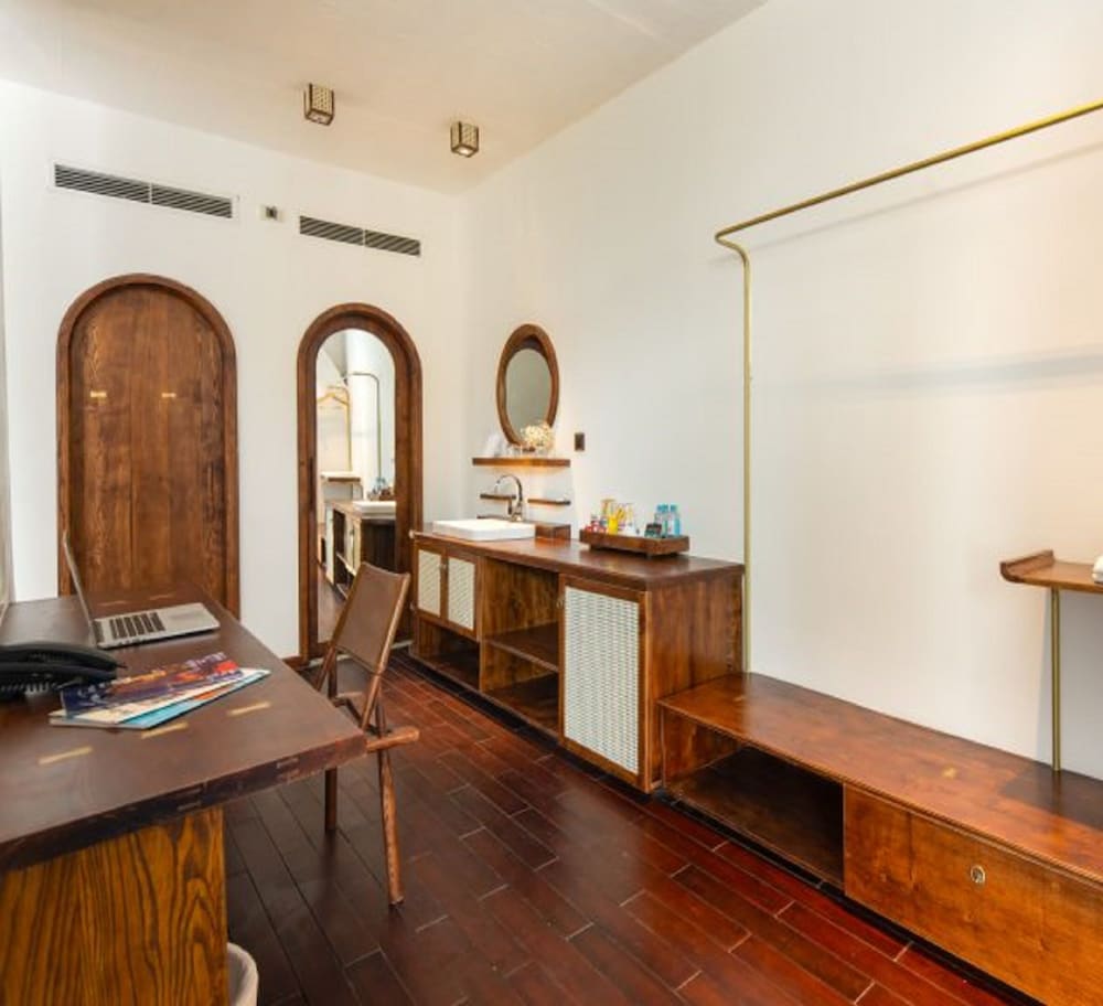 Фото Le Bouton Hotel