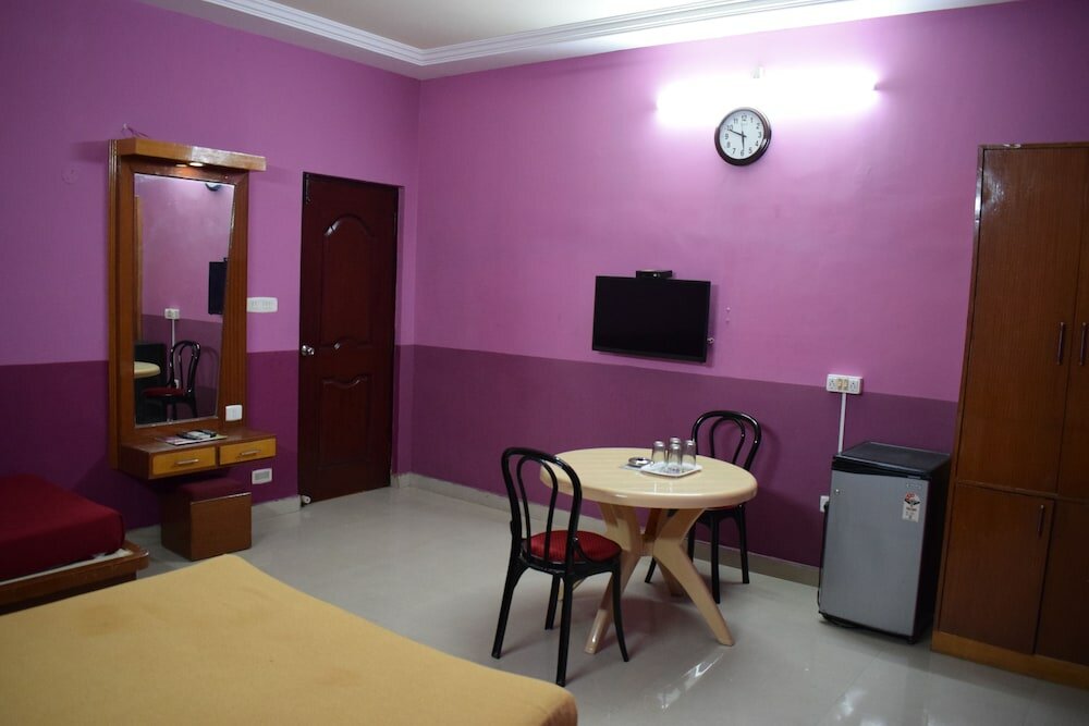 Фото Hotel Amutham Residency