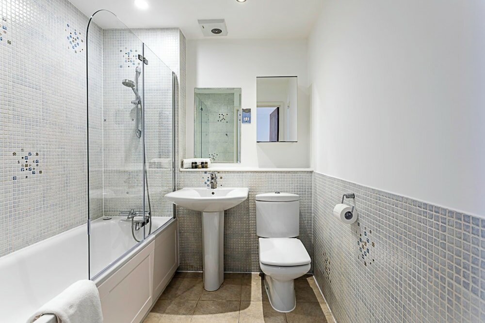 Фото Light and Airy Upside Down House in Boho Hackney