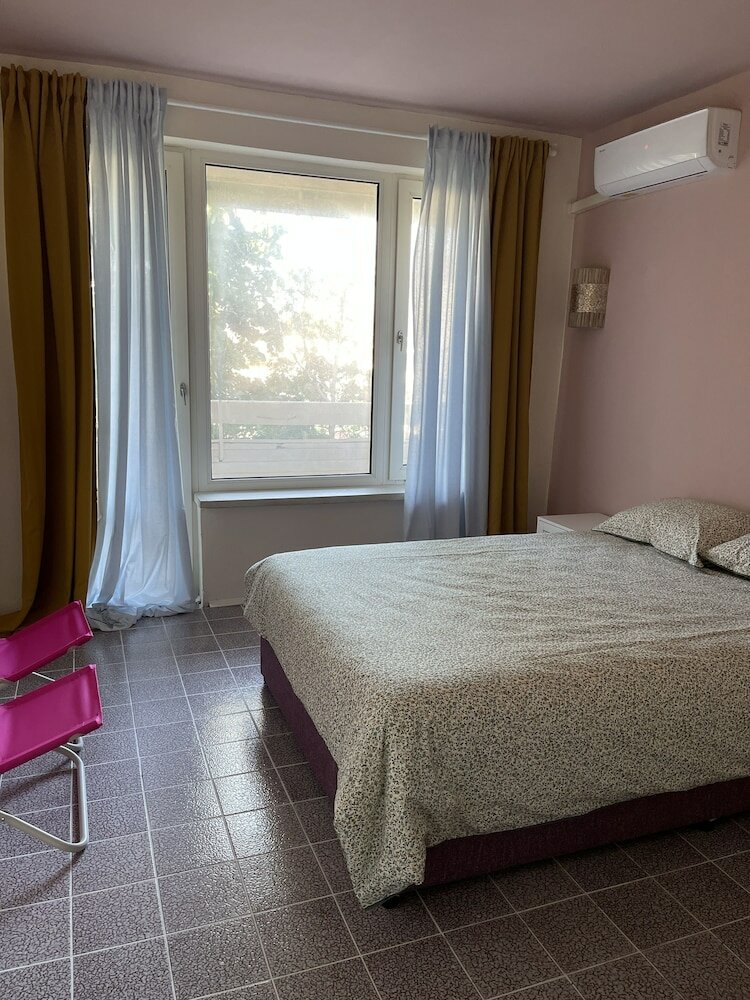 Фото Amadina Garden