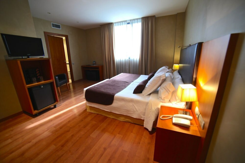 Фото Hotel Sant Just 