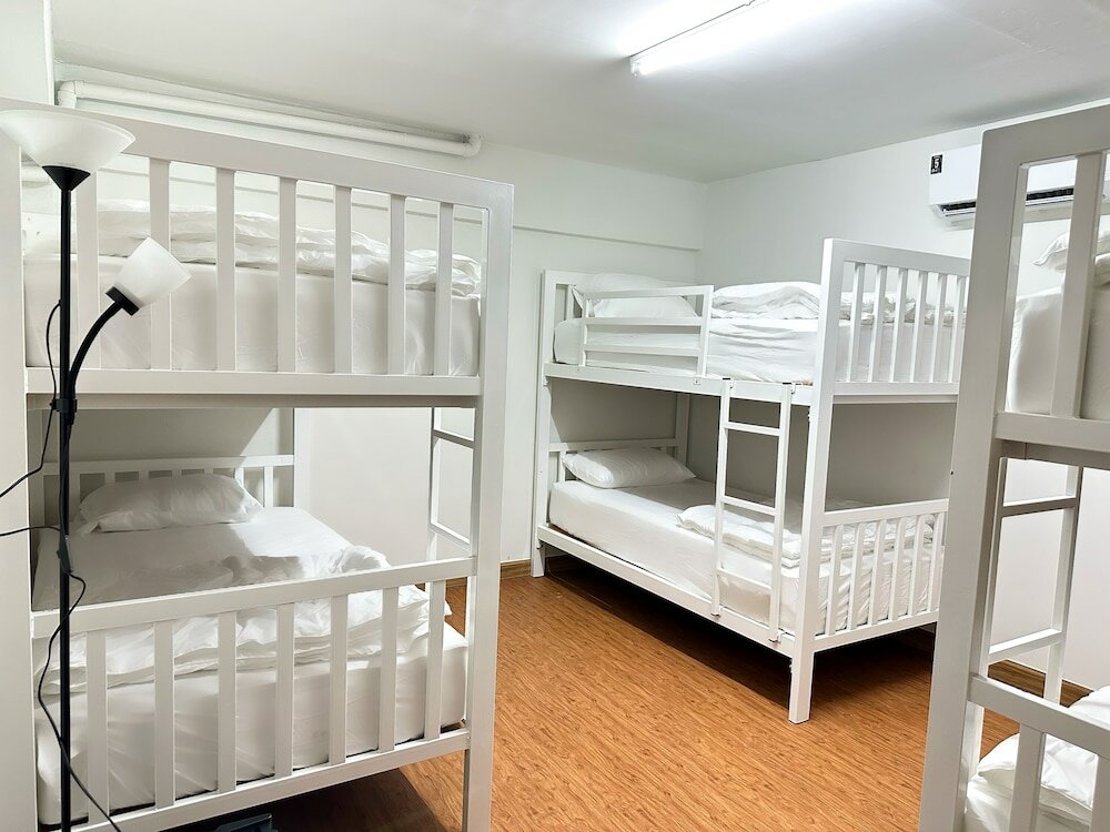 Фото Montana Hotel & Hostel Phuket