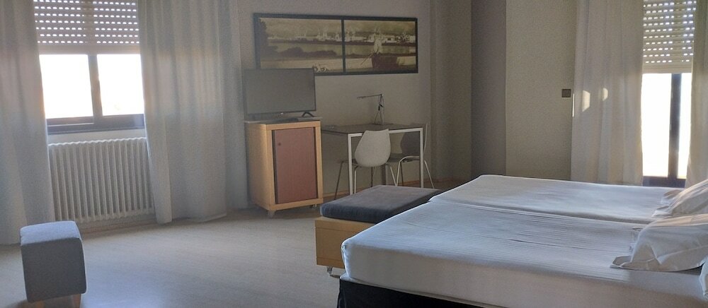 Фото Hotel Almirante