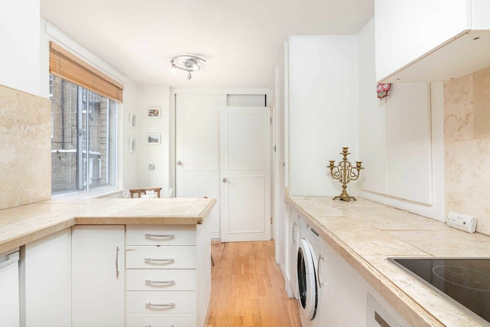 Фото Bright Bayswater Apartment