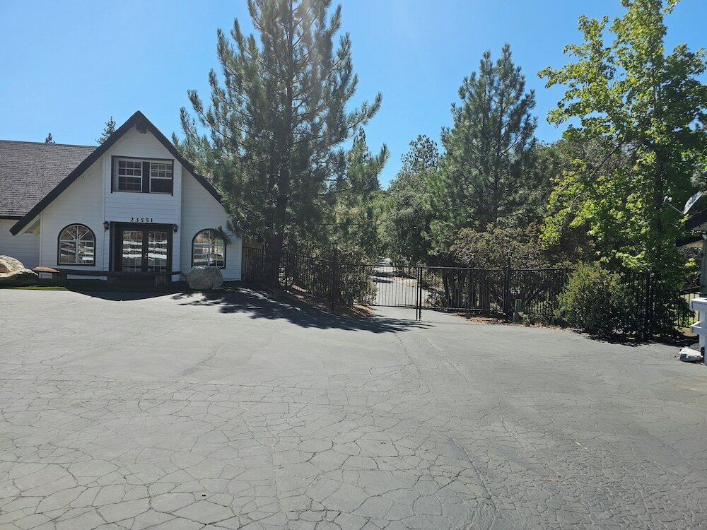 Фото Alhatti Christian Resort