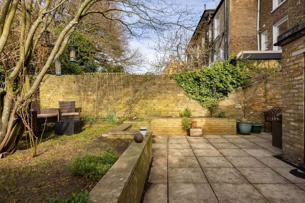 Фото The Richmond Upon Thames Escape - Modern & Bright 2bdr Flat With Parking