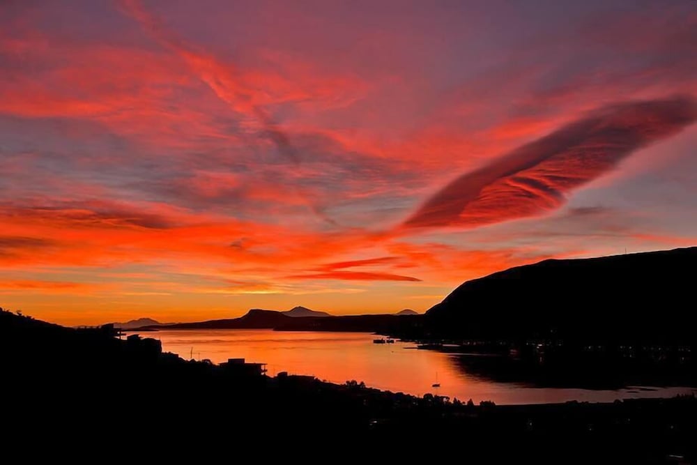 Фото Yakinthos Hotel