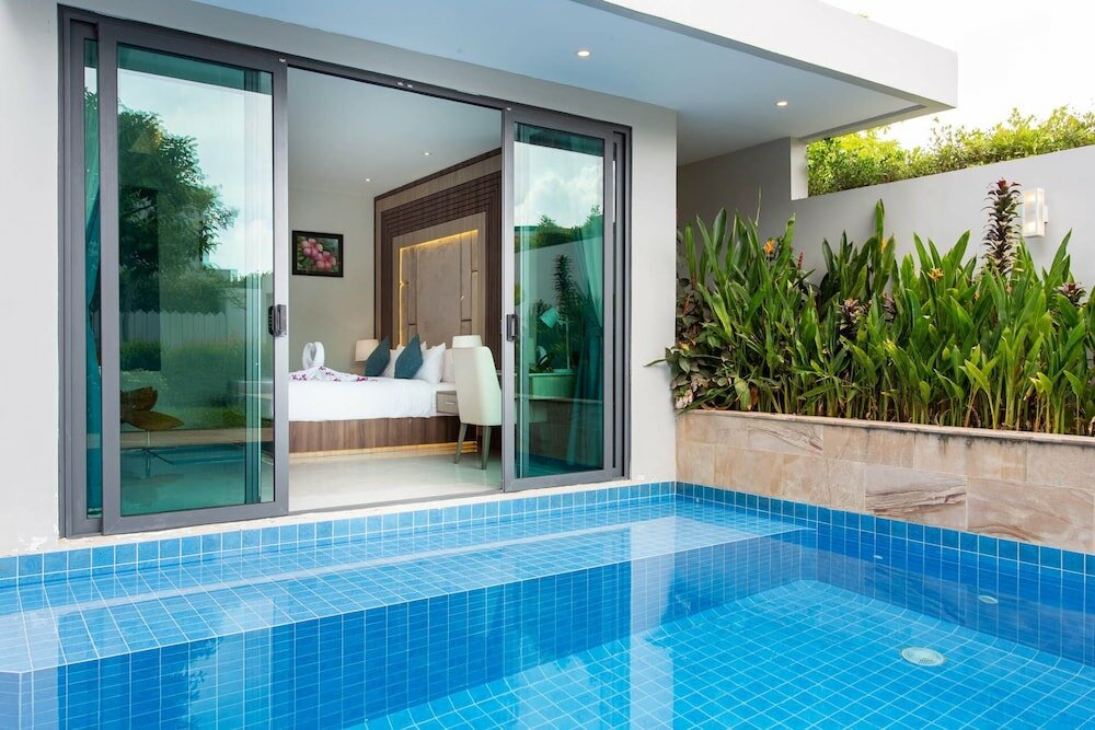 Фото Castle Bayview Resort & SPA