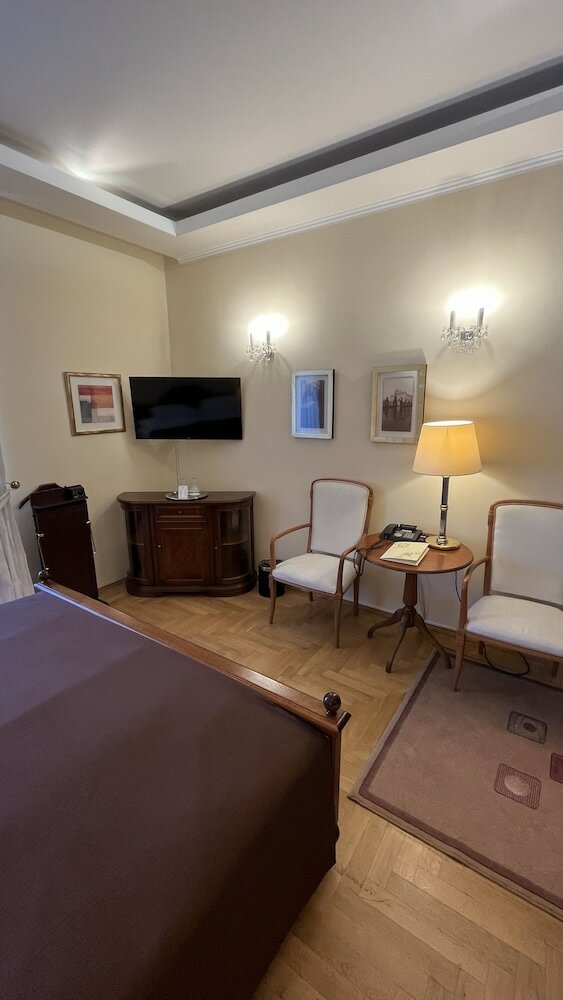 Фото Fleur De Lis Hotel