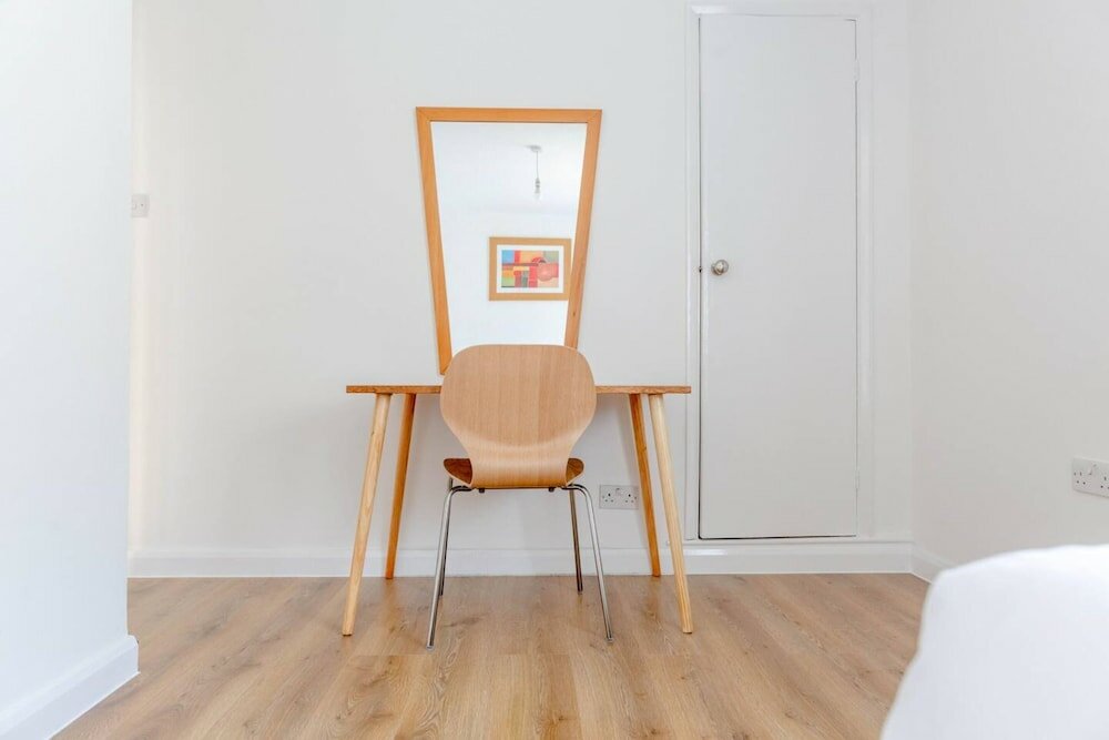 Фото Modern 2bd Flat - 5 min to London City Airport