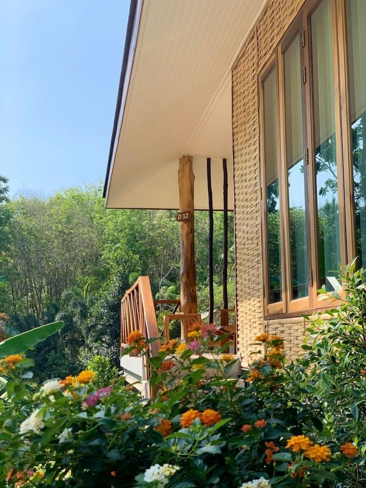 Фото Thiw Son Beach Resort