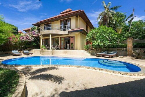 3-Bedroom Villa on Beachfront Resort Tg11