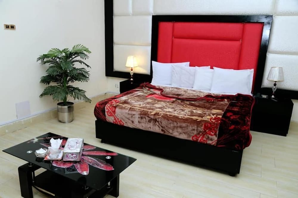 Фото Hotel Aarsh Palace