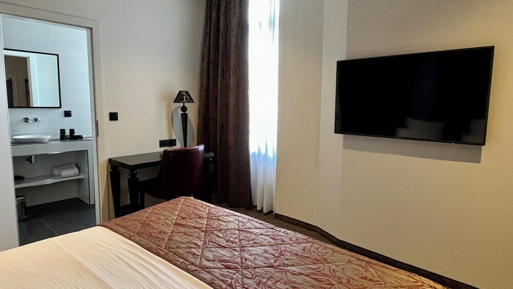 Фото Le Bristol Strasbourg Centre Gare