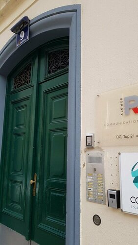 Гостиница Modern Apartment in The Heart of Vienna 5 в Вене