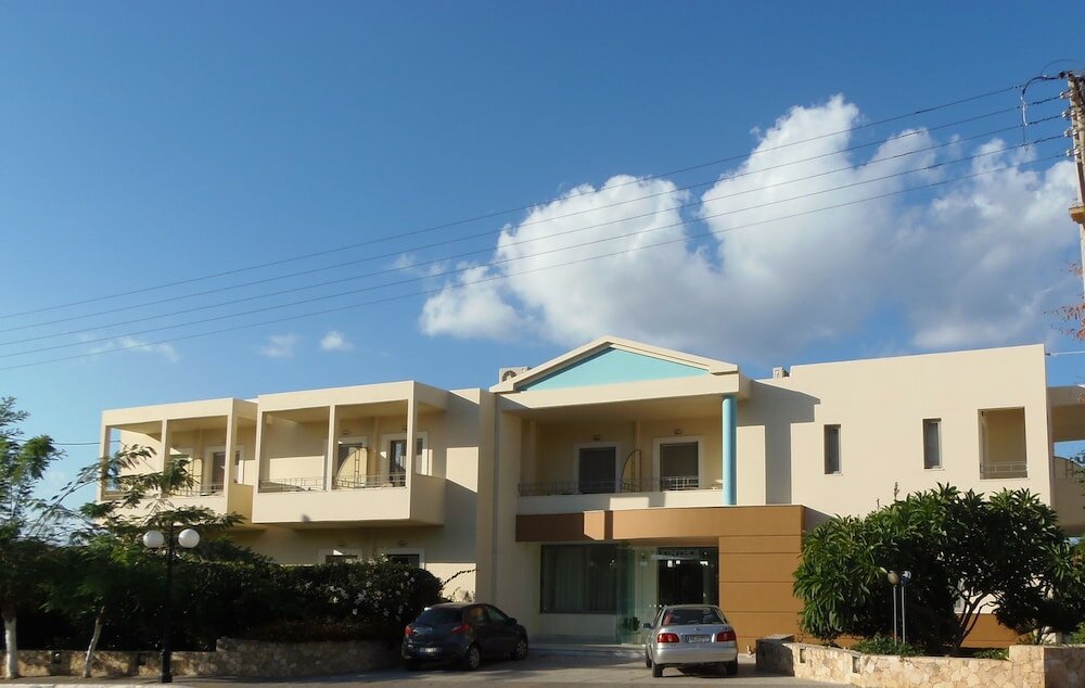 Фото Yakinthos Hotel