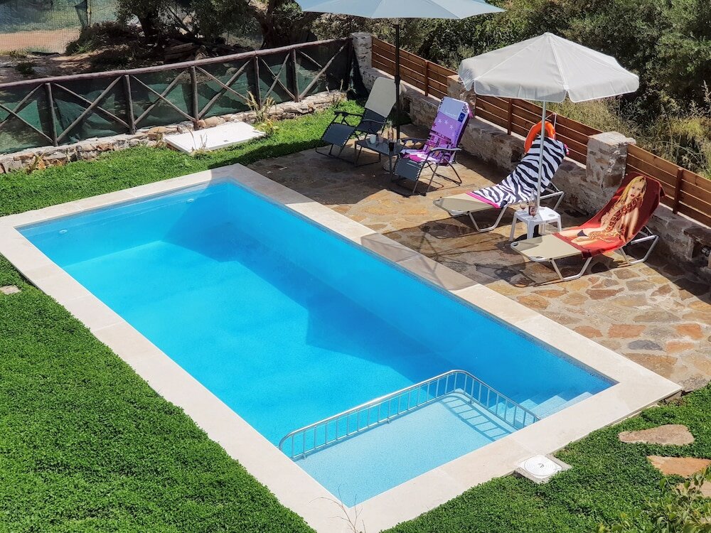 Фото Traditional Villa in Fres