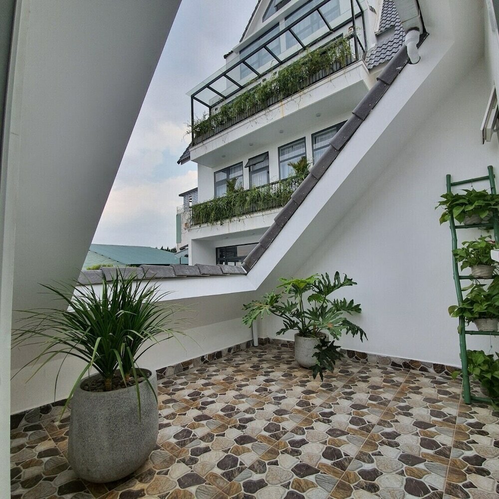 Фото Canary Dalat Hotel