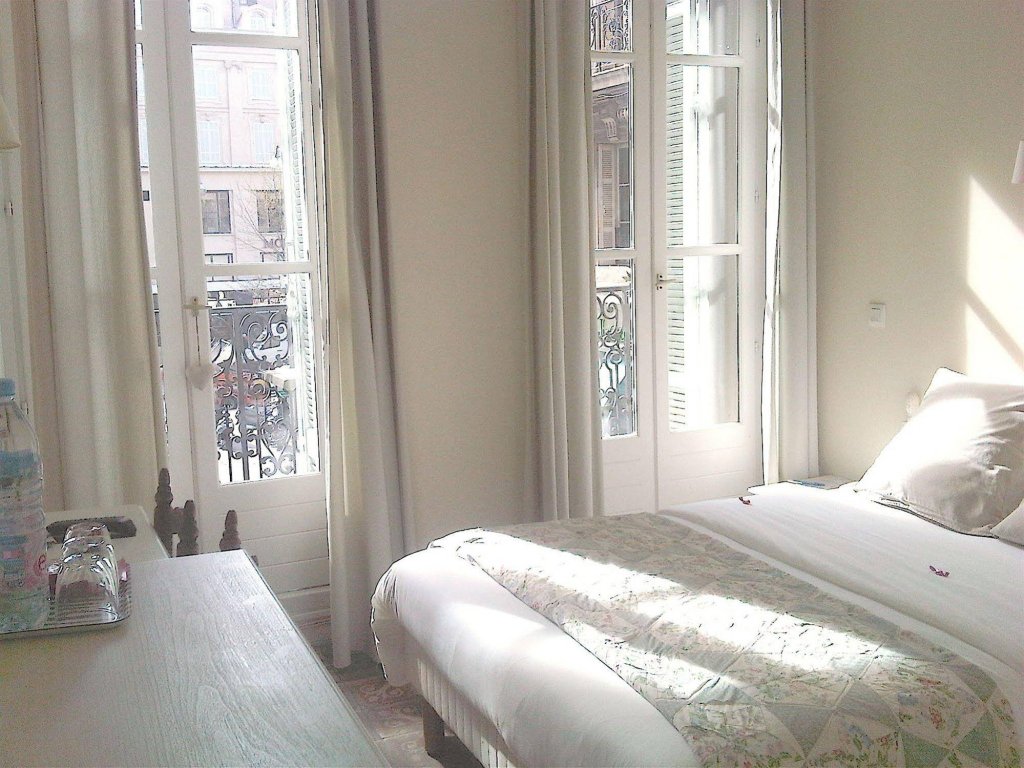 Фото Maison Saint Louis