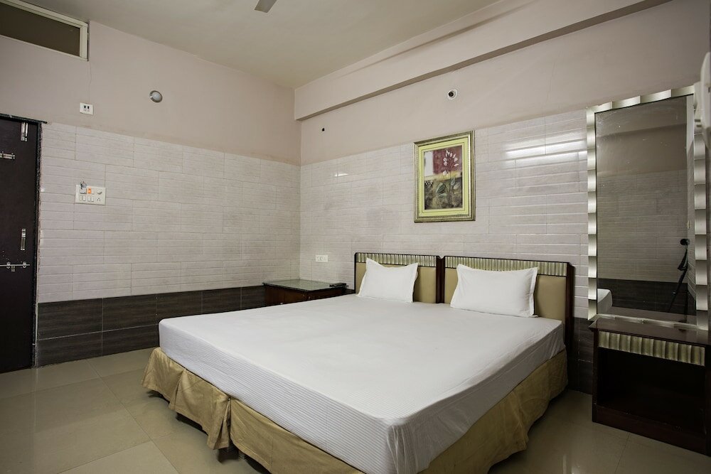 Фото Spot On 23725 Jay Shanti Palace Hotel