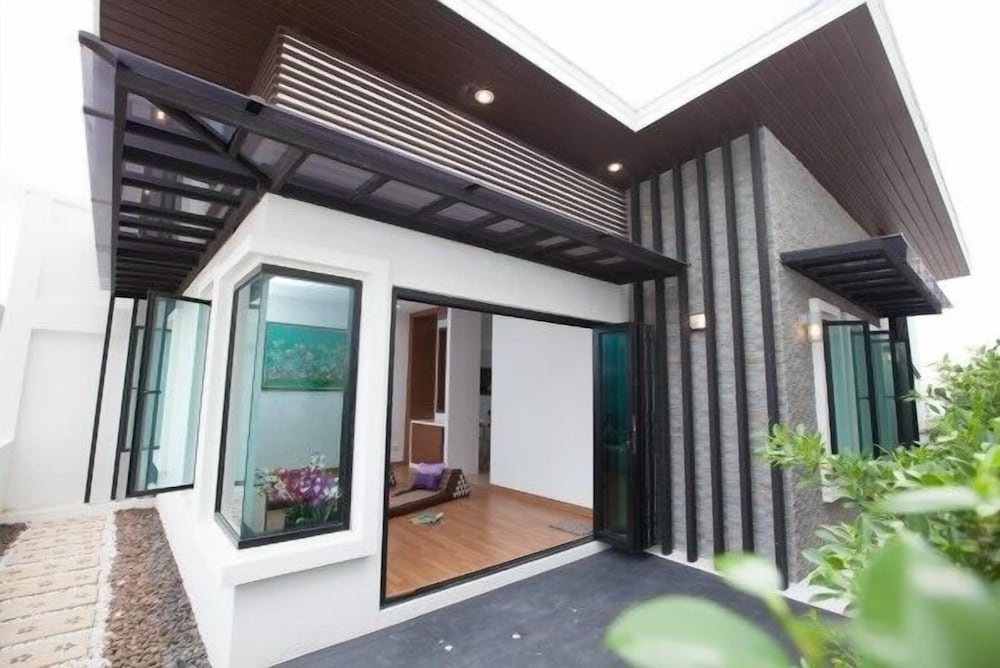 Фото Modern Place Patong Beach