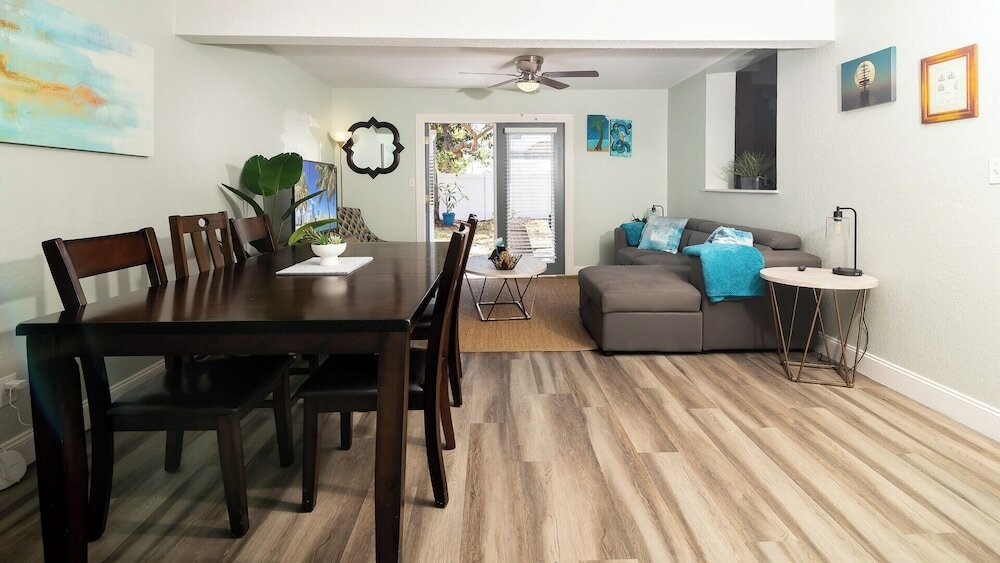 Фото Midtown Sea Esta № 1