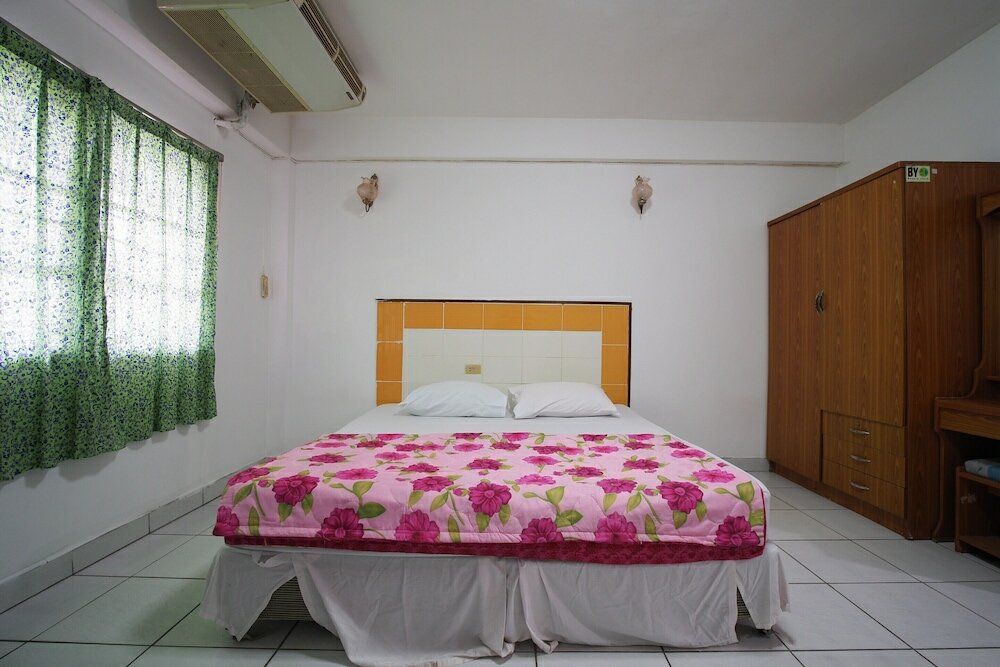 Фото Oyo 1004 Naklua Mansion