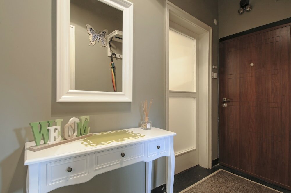 Фото 3 Bdr Top Center Artistic Apartment - 115 m2