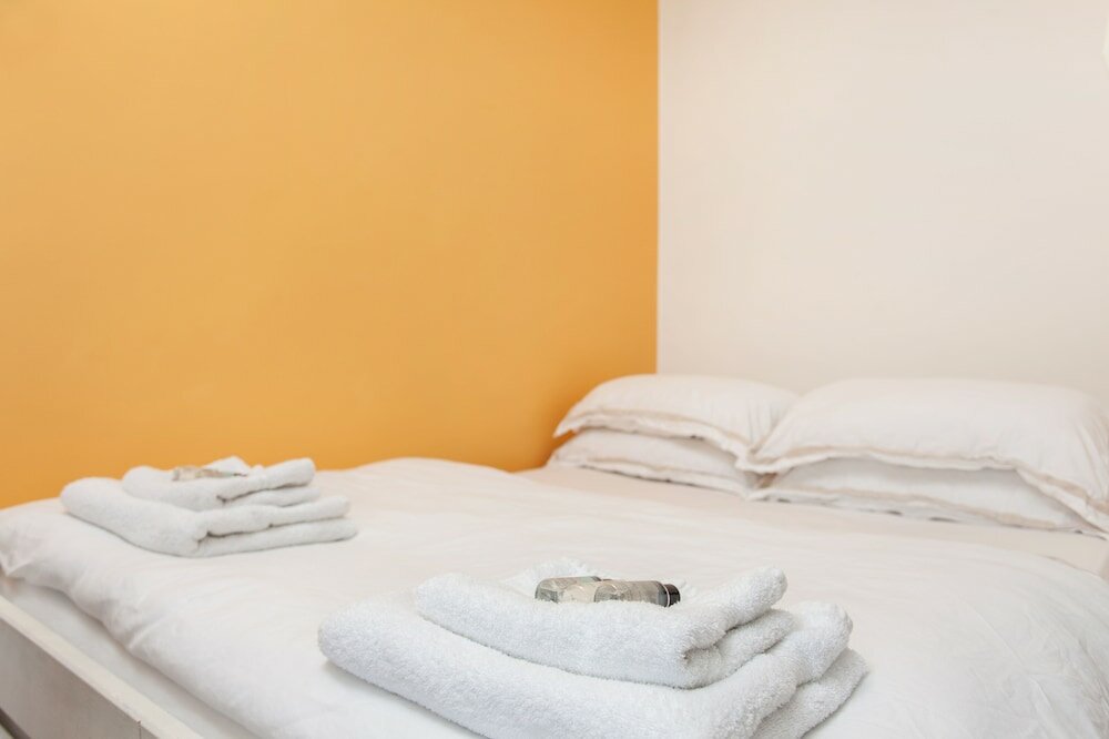 Фото Cosy High Floor Studio Greek Street Soho