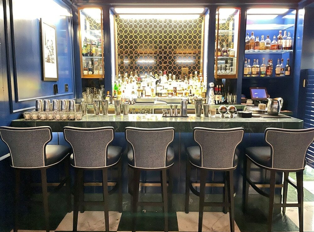 Фото The Iroquois New York