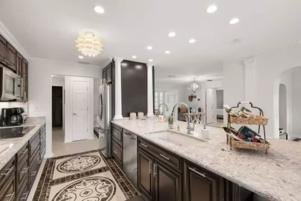 Фото Experience The Ultimate in Luxury Living