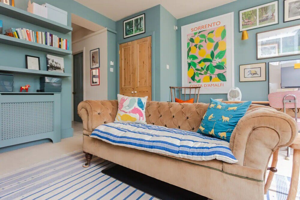 Фото Chic 1 Bedroom Apartment in Zone 1 With Views Gherkin