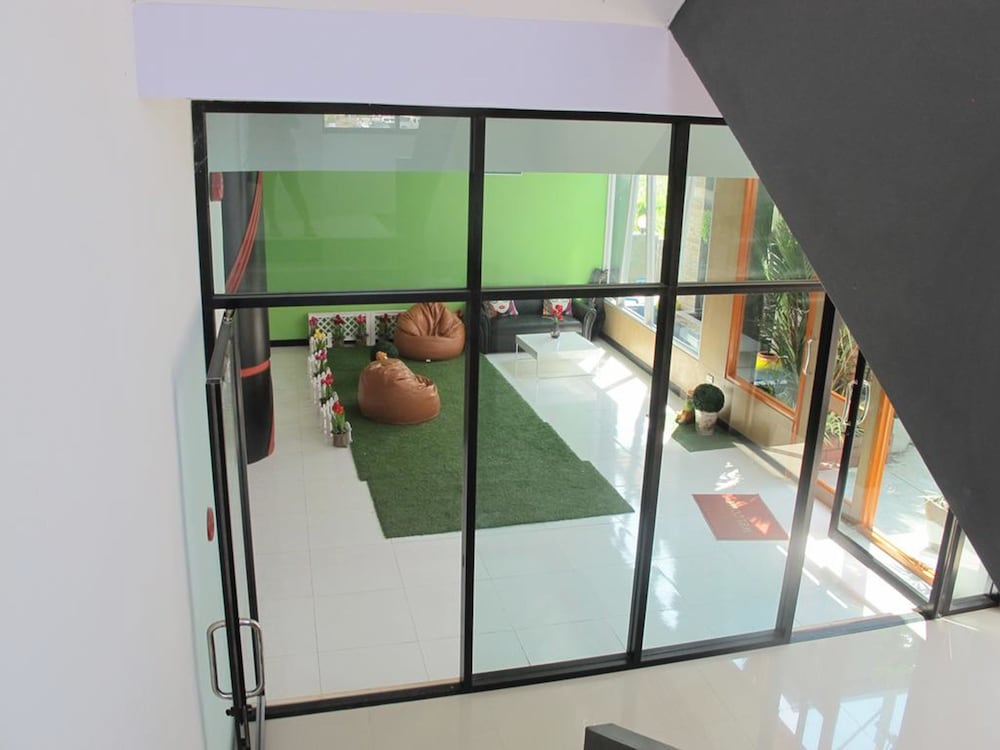 Фото C Tower Hotel