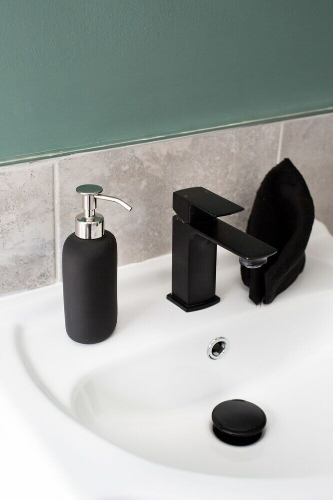 Фото Fully Refurbished North Belfast Home 3