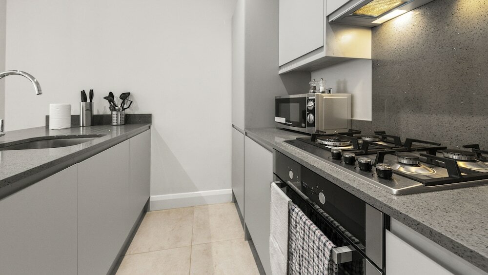 Фото Brand New Unique 2 Bedroom Apartment