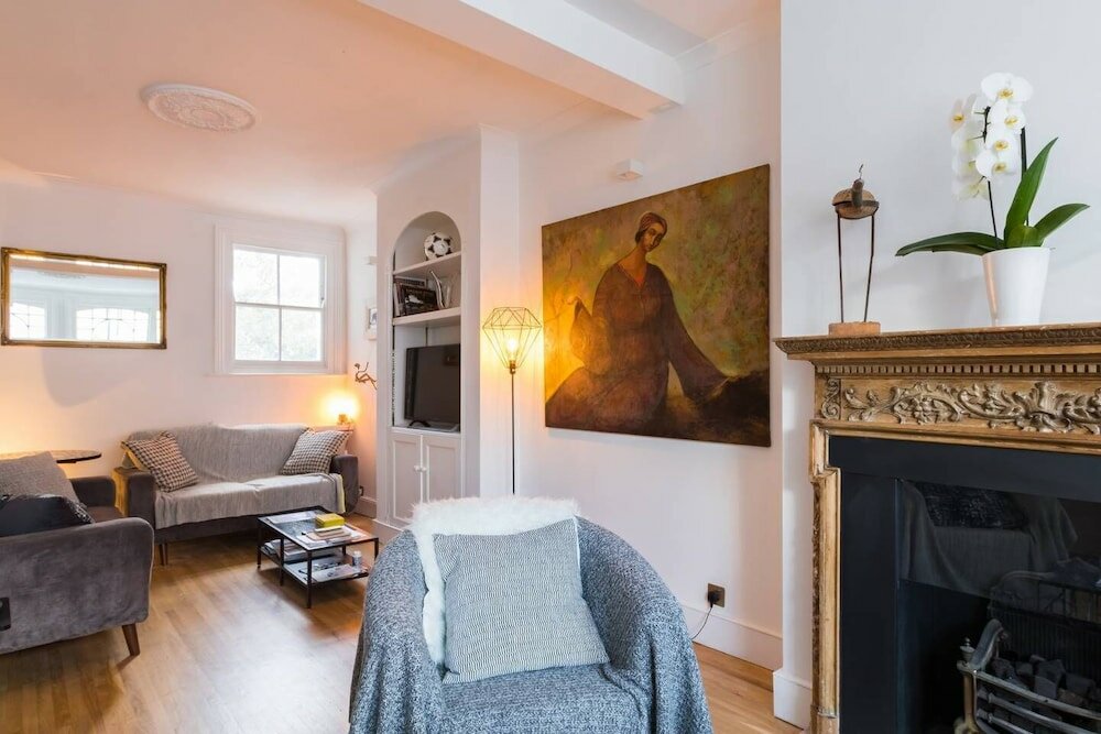 Фото Fabulous 4 Bed House With Garden in Fulham