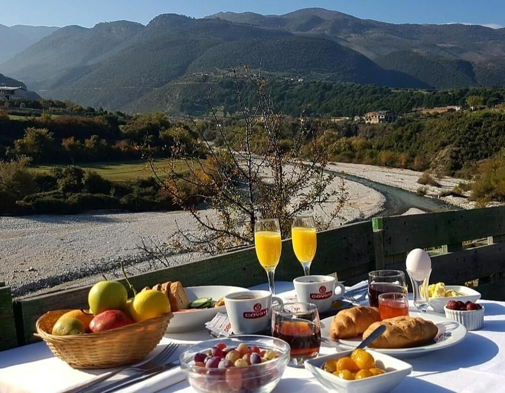 Фото Lord Byron Guesthouse