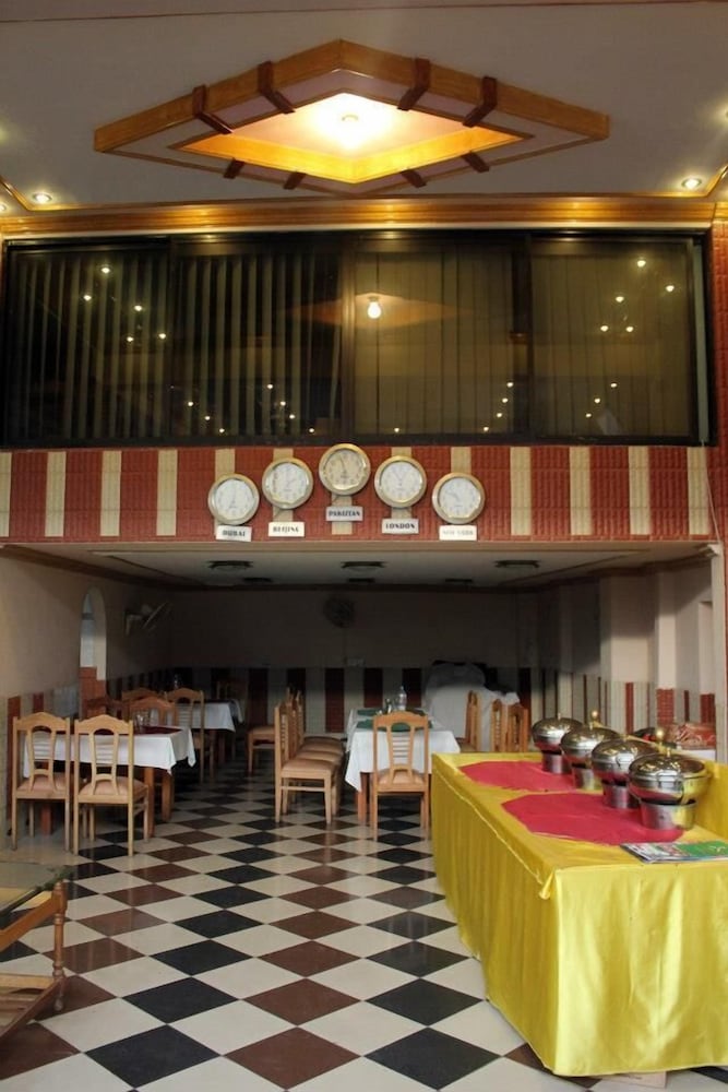 Фото Akbar International View Hotel