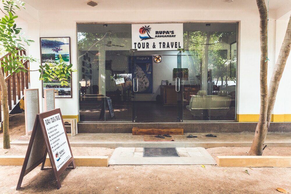 Фото Rupa's Hotel Arugambay