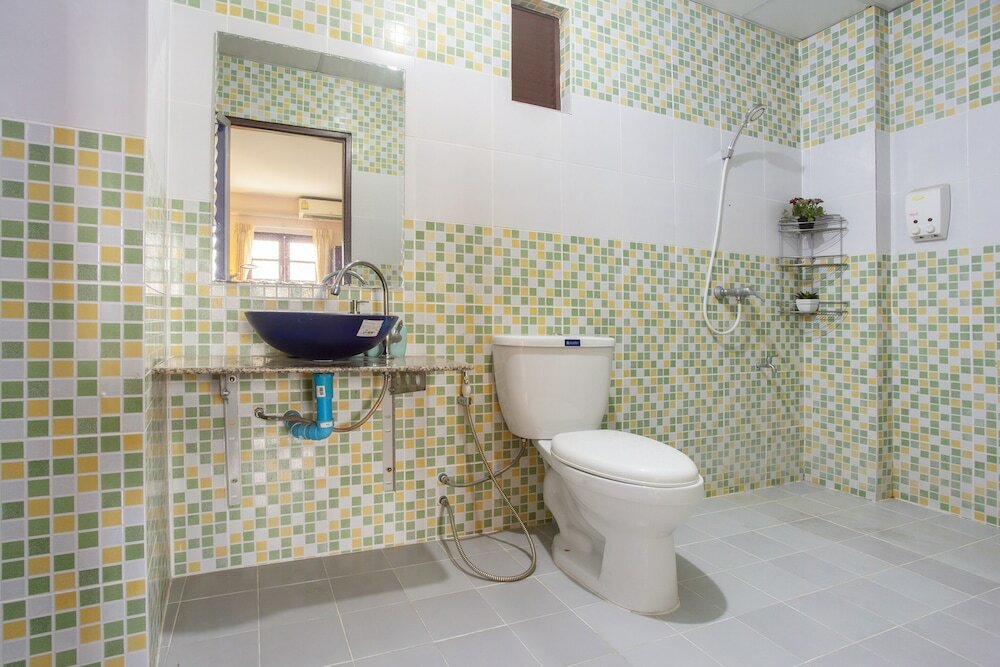 Фото Oyo 75356 Thipsiri Lodge