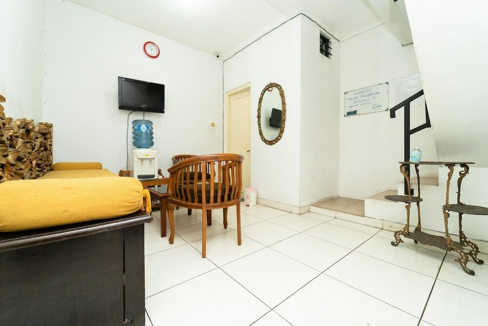 Фото KoolKost Female Syariah near Rs. Bhayangkara Pondok Pinang