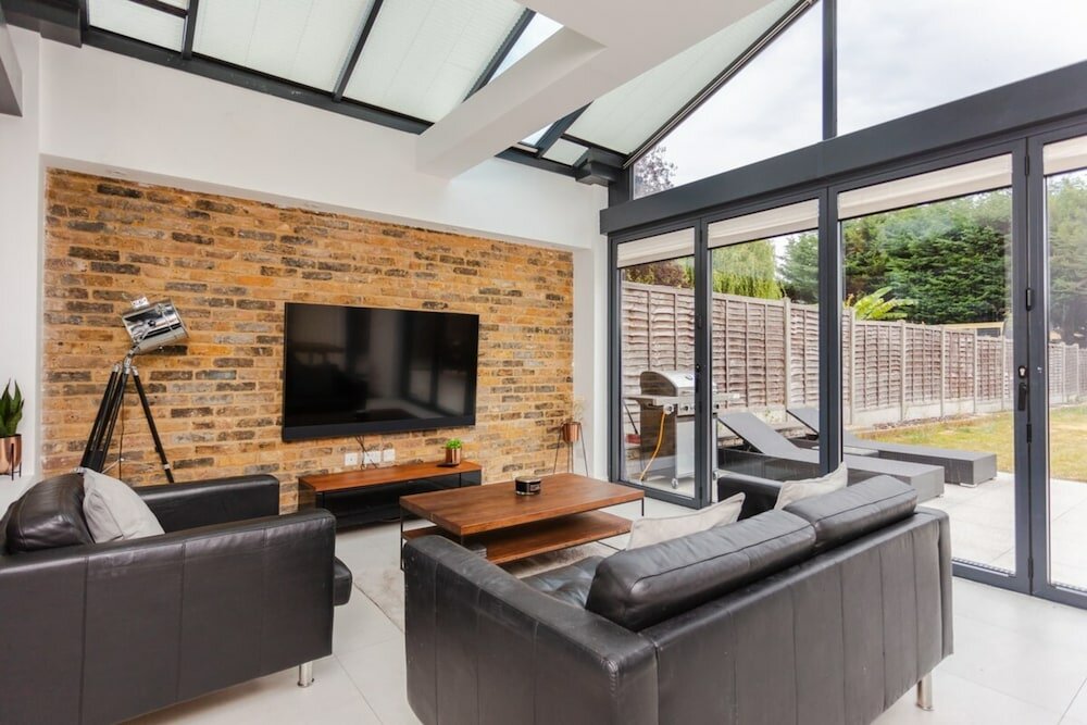 Фото Luxury 3 Bedroom Apartment With Large Garden & gym