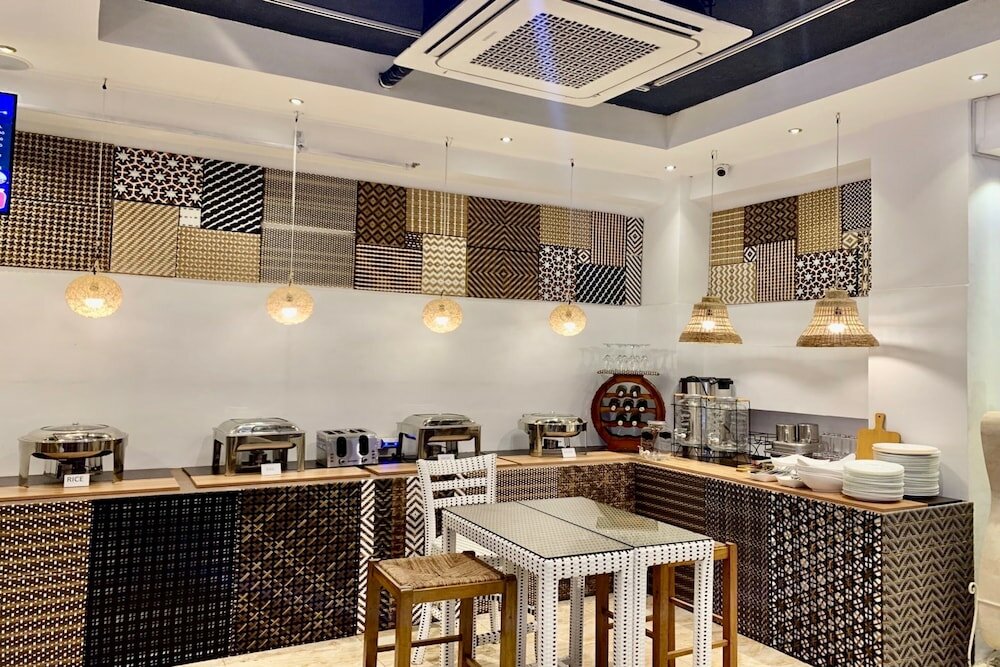 Фото Oyo 997 Attic Capsule Hotel