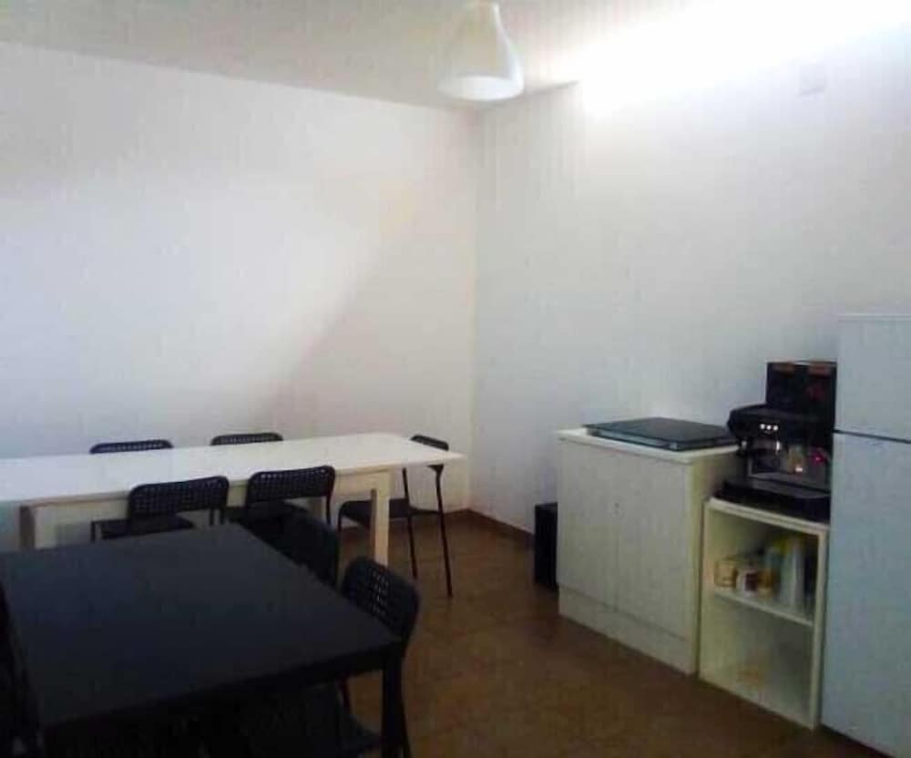 Фото Escuela de Surf y Hostel Baldaio