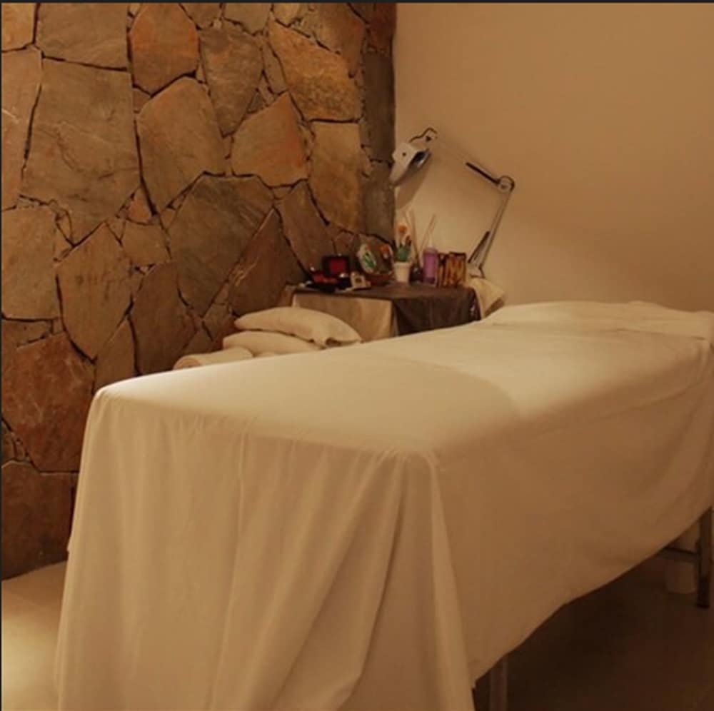 Фото Howard Johnson by Wyndham San Pedro