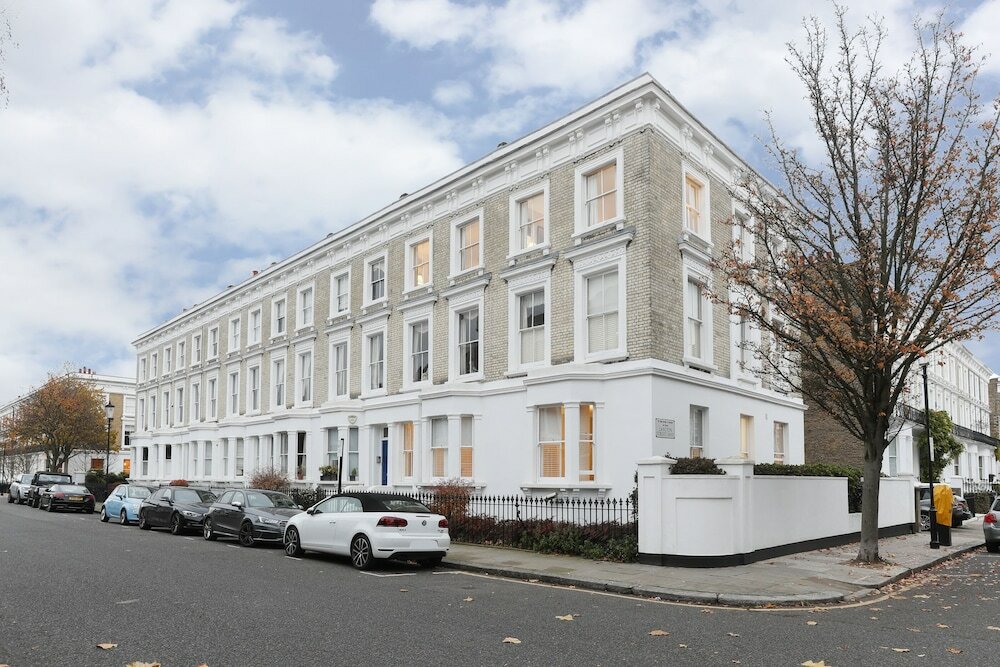 Фото Altido Attractive Chelsea Apartment Sleeps 4