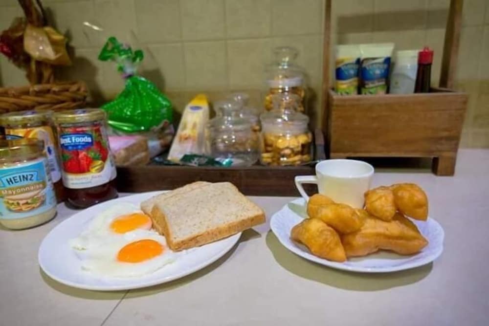 Фото Plus Hostel Ayutthaya