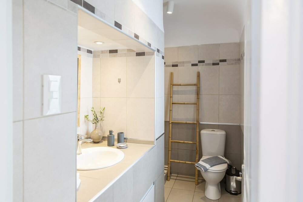 Фото Captain's House Suites